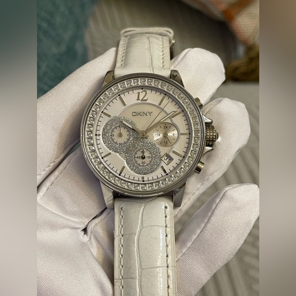Ladies DKNY chronograph Watch  NY- 4695